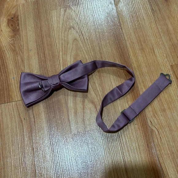 Bow Tie - Picture 3 of 3